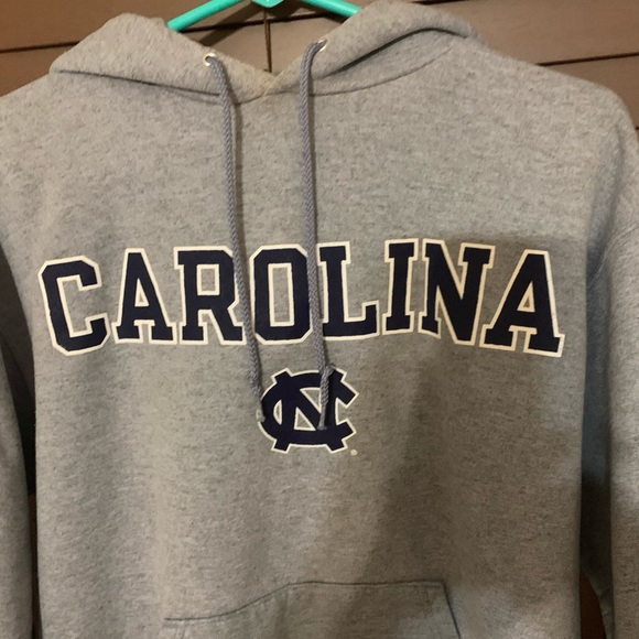 UNC hoodie in excellent shape by Champion - Picture 2 of 5
